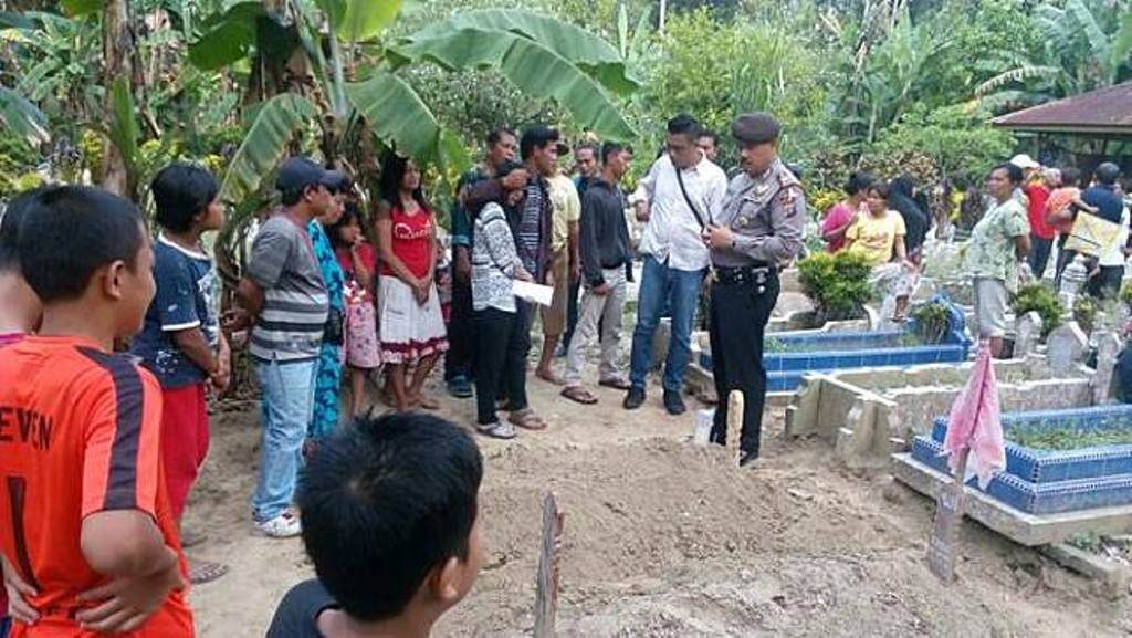 Didatangi dalam Mimpi dan Masih Hidup, Anak Ini Nekat Bongkar Makam Sang Ayah