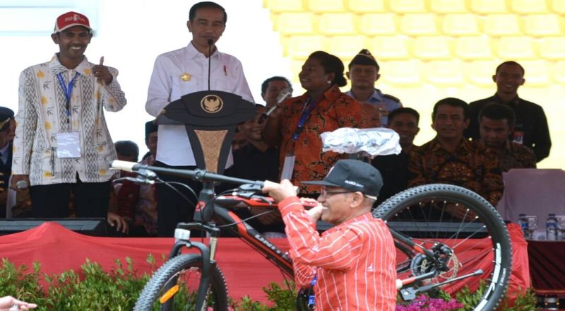 Viral, Bocah Kelas 3 SD Tulis Surat untuk Jokowi Minta Dibelikan Kursi Roda