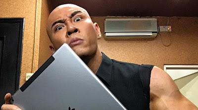 Youtuber Cantik Ini Merasa Ditipu 'Hitam Putih', Deddy Corbuzier Balas dengan Kalimat Menusuk!