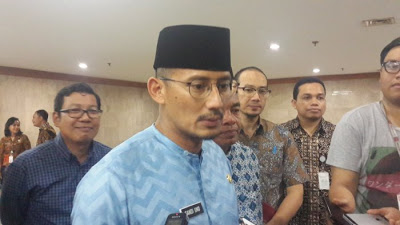 Menurut Hadits Ini, Bisa Jadi Cara Wudhu Sandiaga Uno Dengan Satu Gayung Itu Tidak Salah!