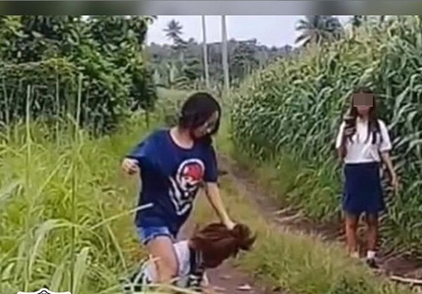 Beredar Video Perkelahian Siswi SMP di Manado, Netizen Miris