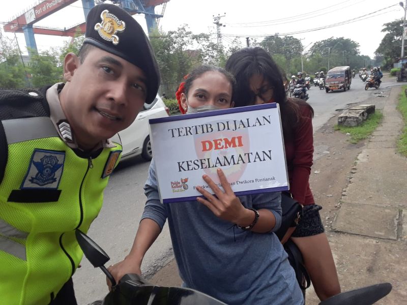 Polisi Ini Viral Setelah Nekat Rekam Aksi 'Punglinya' Sendiri