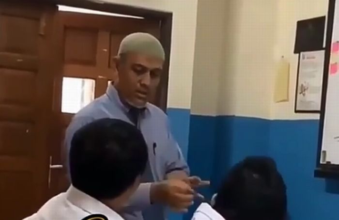 Viral Siswa SMA Ngomong Kata-Kata Kotor ke Gurunya yang Sedang Mengajar