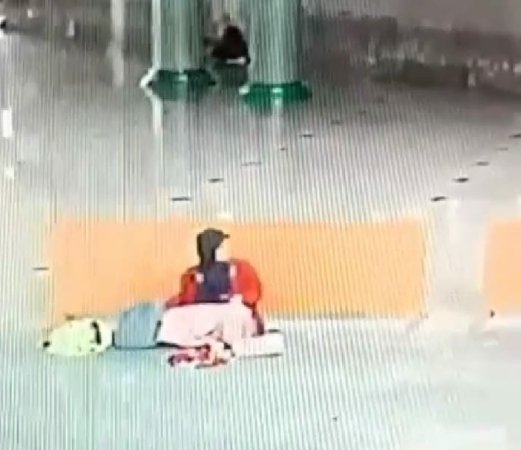 Viral Perempuan Curi HP dari Tas Jamaah yang Sedang Wudu di Masjid Tangerang