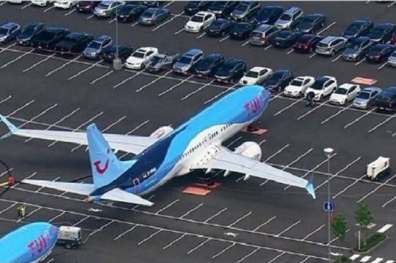 Viral Pesawat Boeing Parkir di Parkiran Mobil, Ini Faktanya