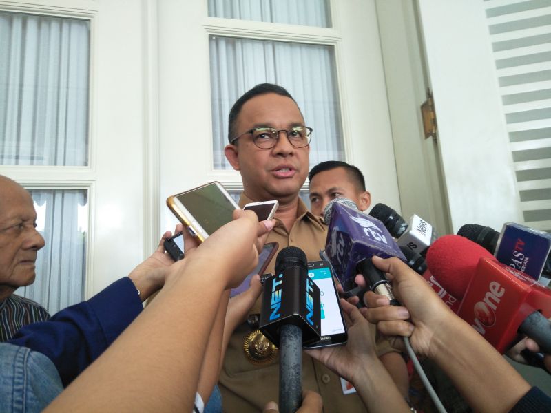 Anies Tanggapi Viral Ajakan Ganti Foto Presiden di SMPN 30 Jakarta