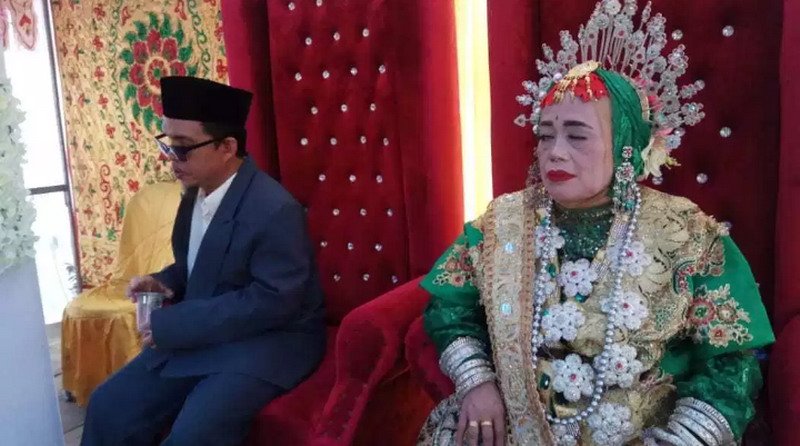 Viral Pernikahan Pasangan Tuna Netra Bikin Haru Tamu Undangan