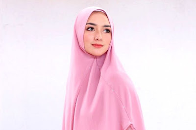 Sudah Mantap Berhijab, Artis Cantik Ini Banyak Dapat Godaan Untuk Lepas Hijab!