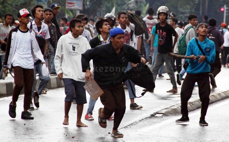 Viral Gerombolan Siswa SMP Bawa Sajam Lakukan Penyerangan di Demak