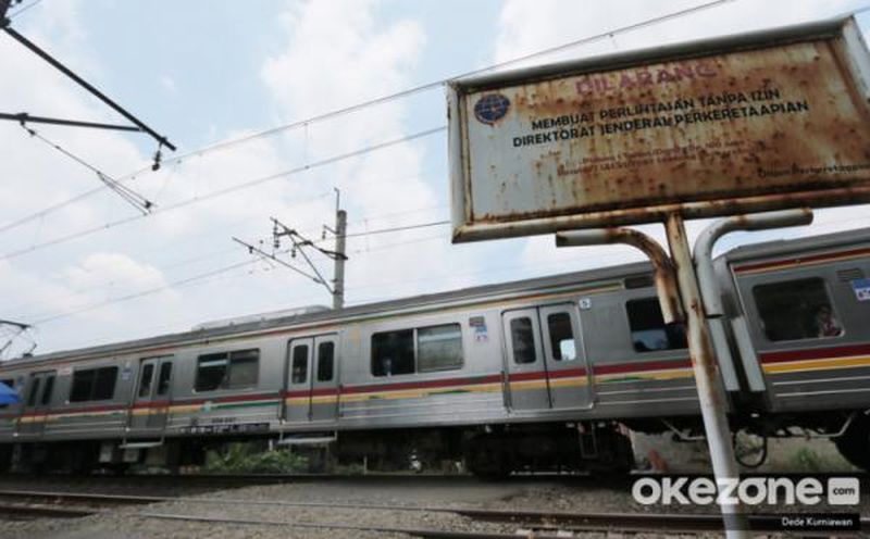 Viral Video Masinis Jajan Pakai Kereta, Apa Kata KAI