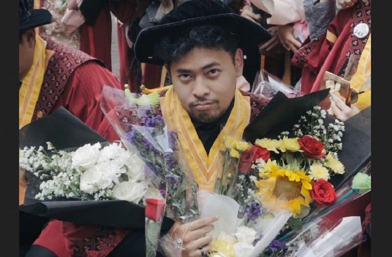 Dapat Ucapan Menyakitkan dari Guru, Kisah Sukses Pemuda Lulus Cumlaude dari PTN Viral di Medsos