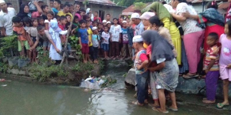 Warga Madina Dihebohkan Mayat Bayi yang Dibuang di Selokan