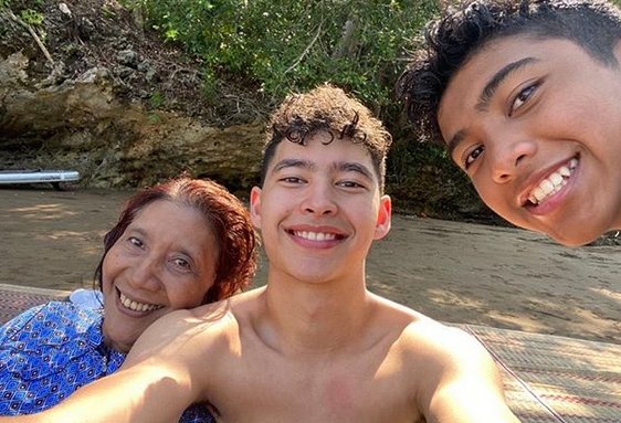 Susi Pudjiastuti Foto Bareng Anak dan Cucu, Netizen: HBD Ibu, Semoga Panjang Umur