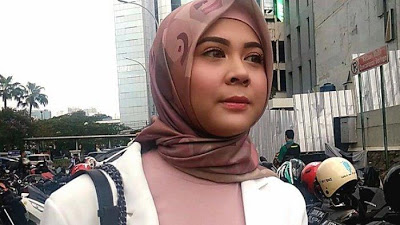 Artis Cantik Ini Ngaku Pernah Dipukuli, Diludahi dan Diinjak Lehernya Oleh Mantan!