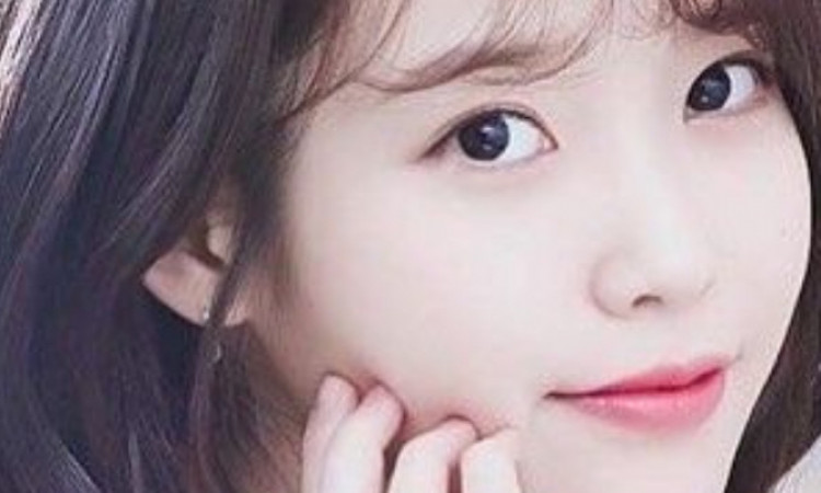 Perbandingan Foto IU Sekarang vs 9 Tahun Lalu Buat Netizen Terkejut