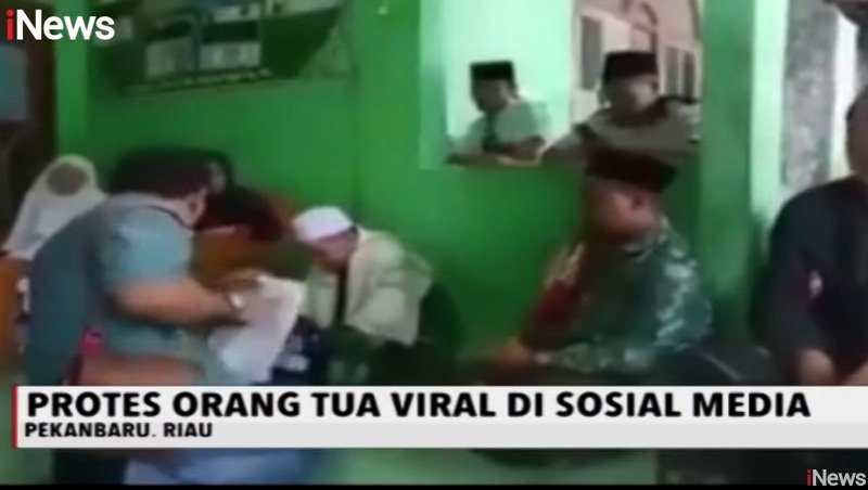 Viral Guru Pesantren Dimarahi Orangtua Murid