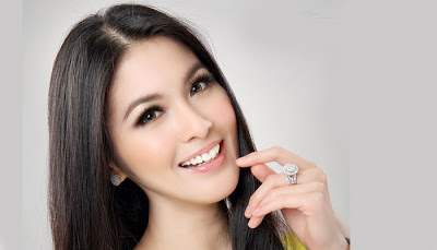 4 Artis Cantik dan Lembut Ini Suka Makanan Ekstrem! No 2 dan 4 Makan Daging Monyet!