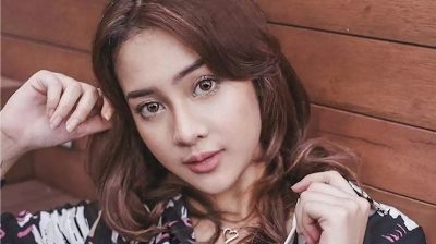 Muslim Tapi Dengar Adzan Malah Melengos, Anya Geraldine Dihujat Netizen: Nama Doang Nur!