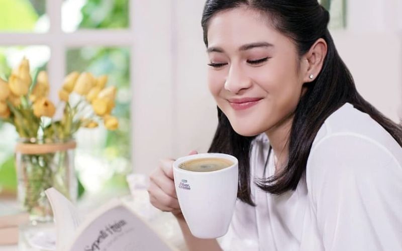 Dian Sastro Bagikan Momen Ceria di Rumah Aja, Netizen: Cantiknya Enggak Sopan