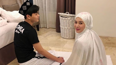 Dulu Artis Cantik Korea Ini Jadi Mualaf, Kini Giliran Sang Adik Ikut Pindah Agama Islam!