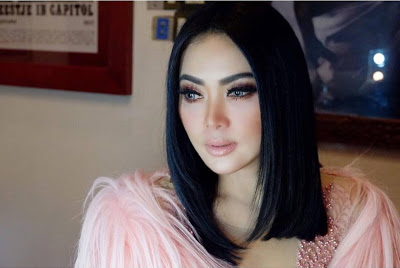 4 Artis Cantik Ini Dituding Kena Karma Dari Lagunya Sendiri! No 4 Selingkuh Dengan Suami Orang!