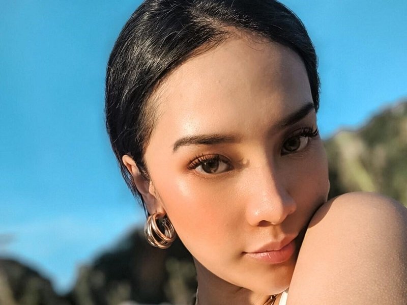 Anya Geraldine Kangen Langit Biru Pantai, Netizen: Andai Aku Jadi Mataharinya