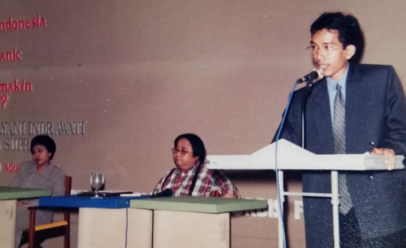 Di Balik Foto Viral Pertemuan Jokowi dan Sri Mulyani pada 1998