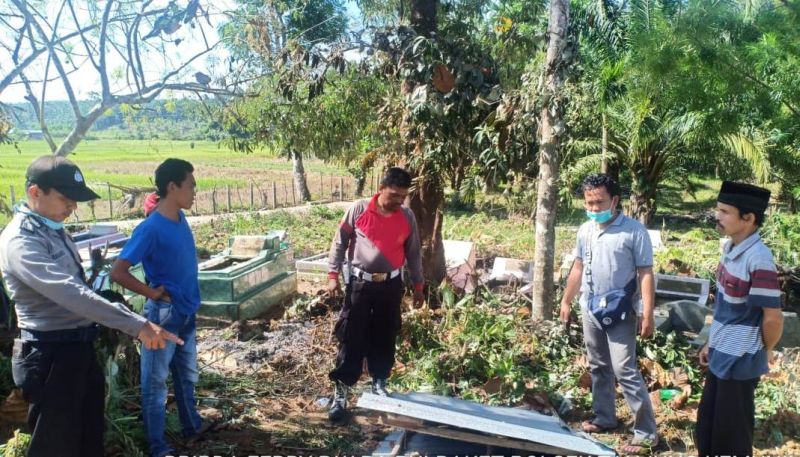 Heboh Makam Digali dan Jasad Dibawa Pakai Mobil