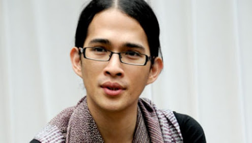 Oscar Lawalata Akhirnya Memutuskan Jadi Perempuan! Ibunda: "Aku Pikir Dia Ikut Agama Sesat!"