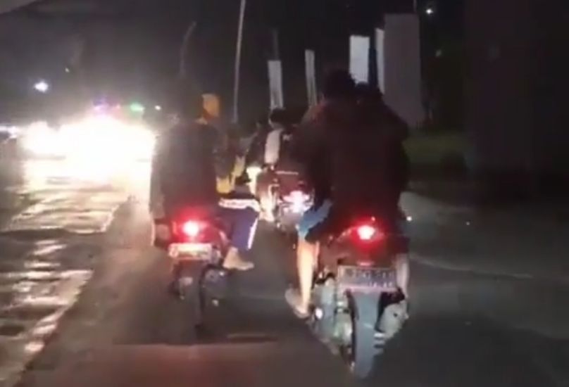 Polisi Cek Video Viral Kelompok ABG Bawa Sajam di Cibubur