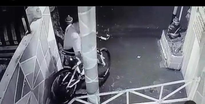 Viral Aksi Pencurian Sepeda di Duren Sawit Terekam Kamera CCTV