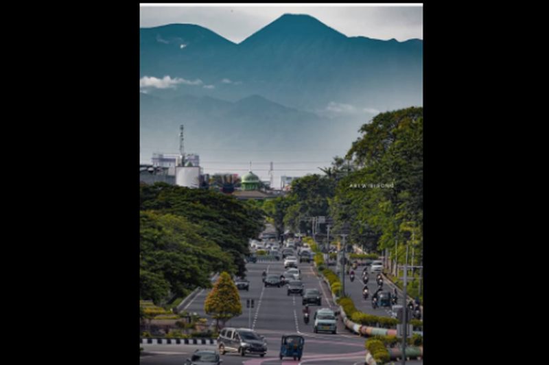 Netizen Gaduh Pertanyakan Foto Gunung Gede Pangrango Tampak dari Kemayoran