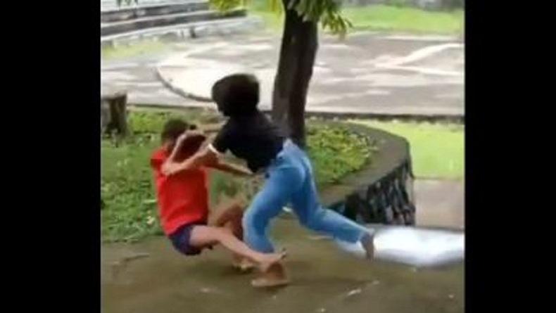 Viral 2 ABG Perempuan Baku Hantam Gara-Gara Rebutan Pacar