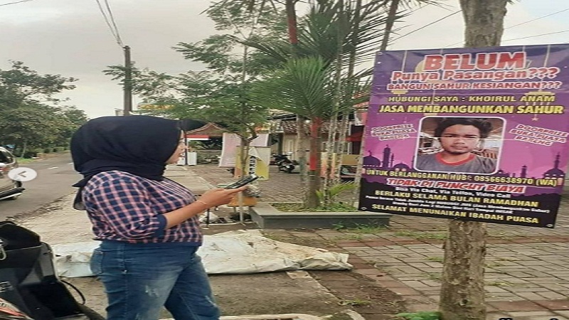 Viral Jasa Membangunkan Sahur Khusus  Jomblowati, Begini Kita Netizen