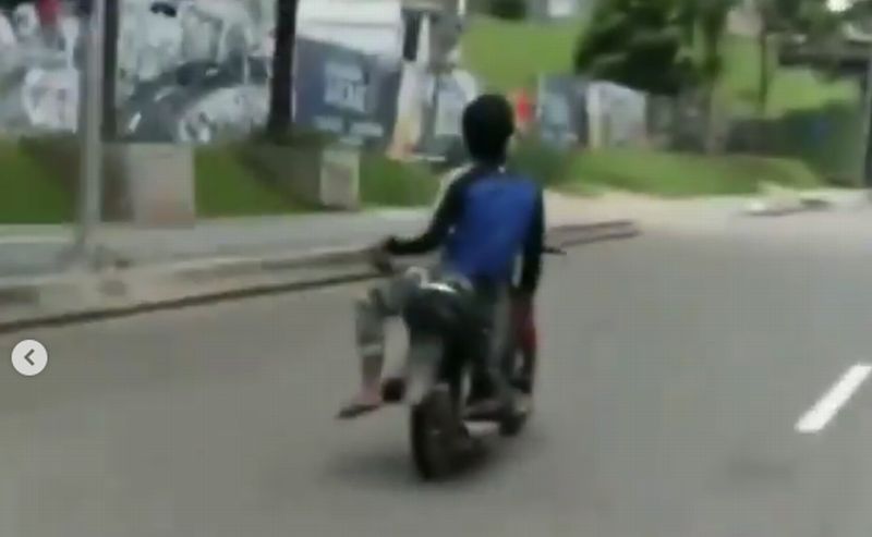 Viral Naik Motor Lepas Tangan, Pria Ini Gemetaran saat Minta Maaf