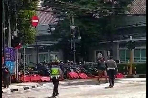 Viral Puluhan Pemotor Terobos Penyekatan Jalan, Polisi : Mereka Bawa Korban Bentrokan ke RS