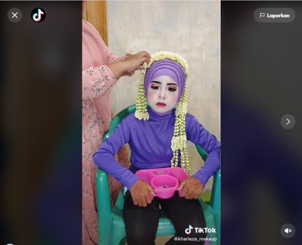 Viral Wanita Di-Makeup Terlalu Putih, Netizen pun Kasihan