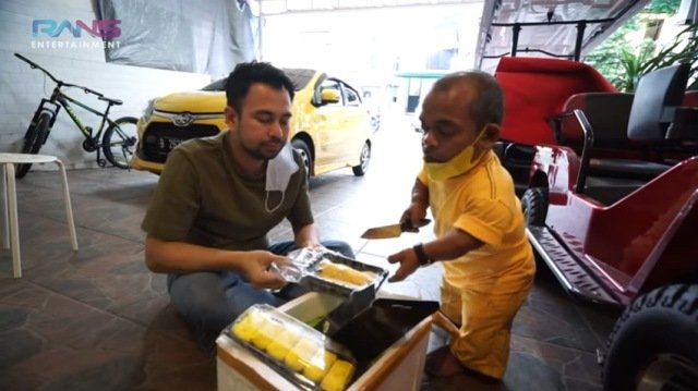 Heboh Ucok Baba Beri Durian ke Raffi Ahmad, Dibayar Pakai Mobil Baru