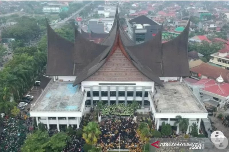 Anggaran Baju Dinas Bikin Heboh Lagi, Giliran DPRD Sumbar Gelontorkan Rp908 Juta