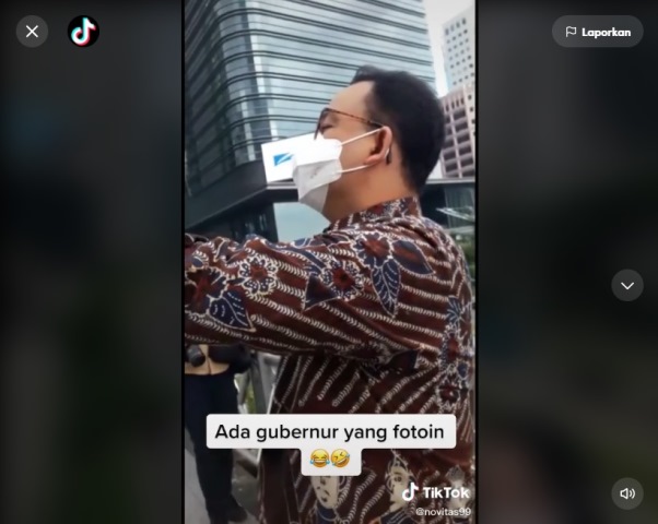 Viral Anies Baswedan Diminta Jadi Tukang Foto di JPO Sudirman, Hasilnya Bikin Takjub