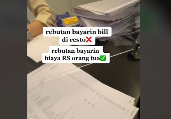 Viral Video Dua Anak Rebutan Bayar Biaya RS Orangtua Rp43 Juta