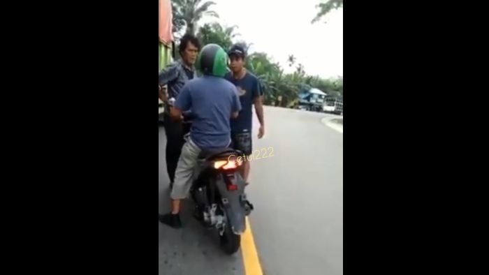 Viral, Preman Kampung Ciut "Digas" Sopir Truk Gegara Dipalak