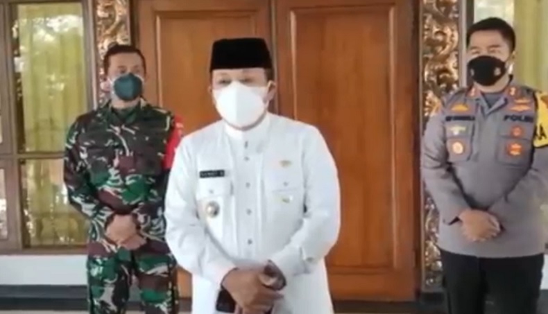 Viral! Diduga Langgar Prokes, Bupati Jember Asyik Menyanyi di Pesta Pernikahan