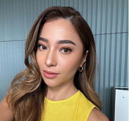 Nikita Willy Unggah Foto Masa Kecil, Baju 'Sultan' Ibunda Jadi Sorotan Netizen