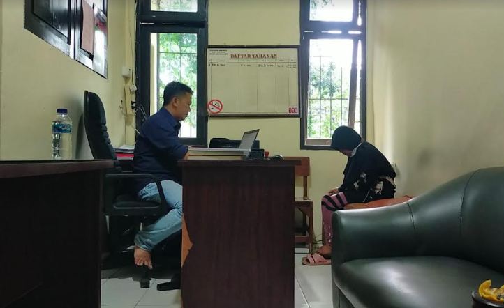 Aksinya Curi Tas Petugas SPBU Terekam CCTV dan Viral, Emak-Emak Ini Ngaku Demi Bayar Kontrakan